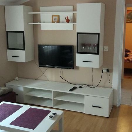Apartman Jelena วีร์ ภายนอก รูปภาพ