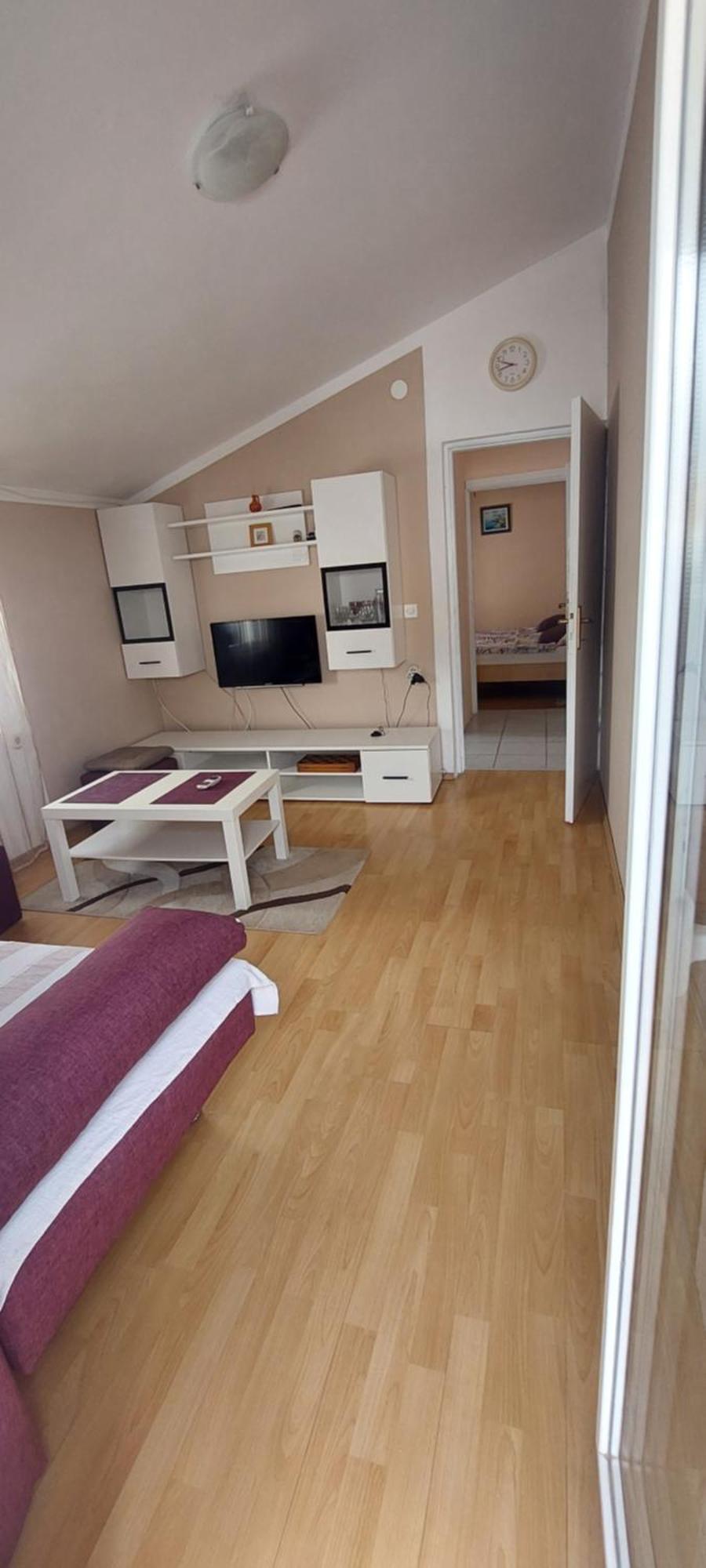 Apartman Jelena วีร์ ภายนอก รูปภาพ